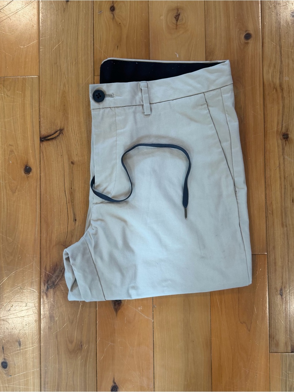 Bonobos Slim Fit Chinos in Light Khaki with Navy Trim
